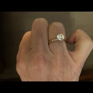 Leo 1 ct certified diamond ring,